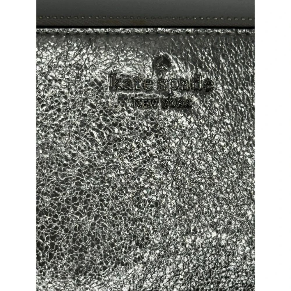 Kate Spade New York Silver Metallic Wristlet Zip Pouch Clutch Coin Purse‎